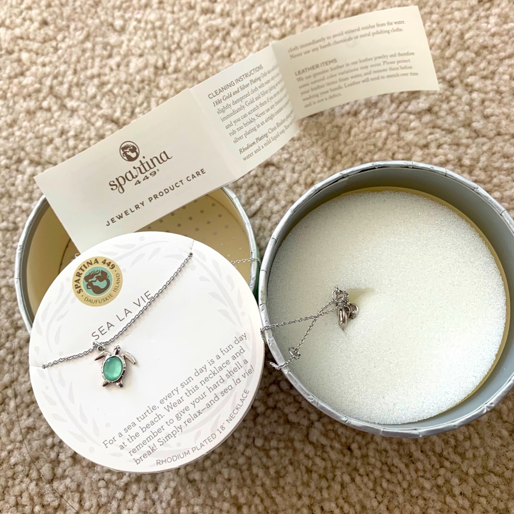 SEA LA VIE SEA TURTLE NECKLACE - Brand New